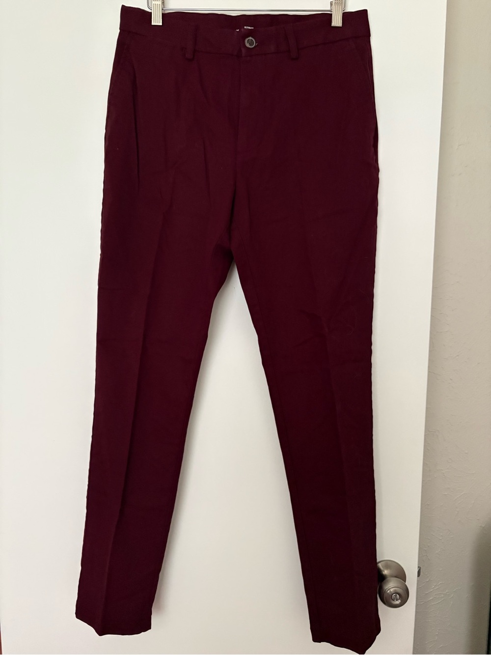Old Navy Men's Chino Pants in Burgundy